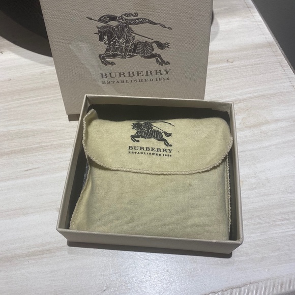 Burberry smoked check credit card wallet - Picture 3 of 7